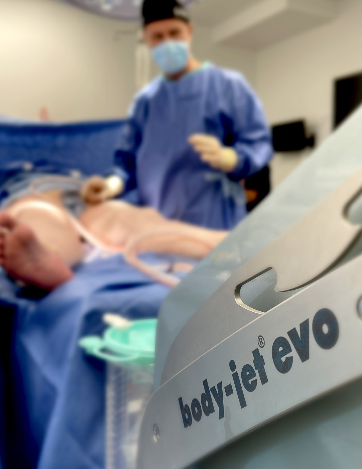 5 liters of FAT / Water Jet-Assisted Liposuction (WAL)